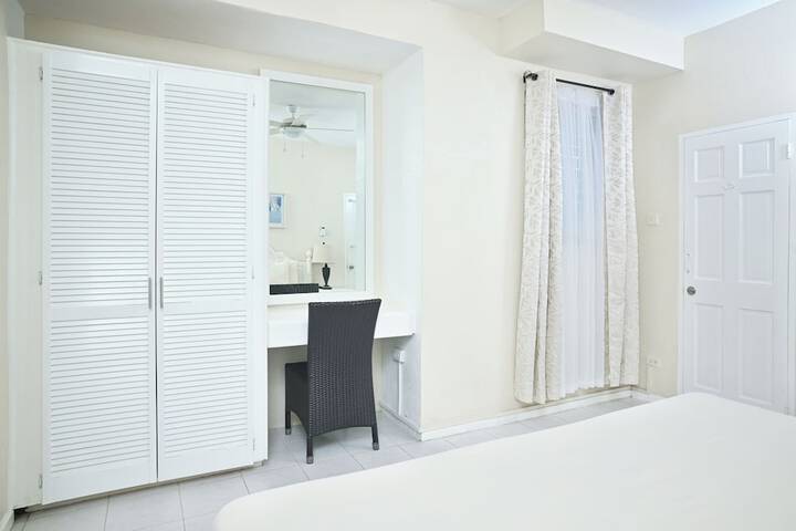 Room 14 of 93