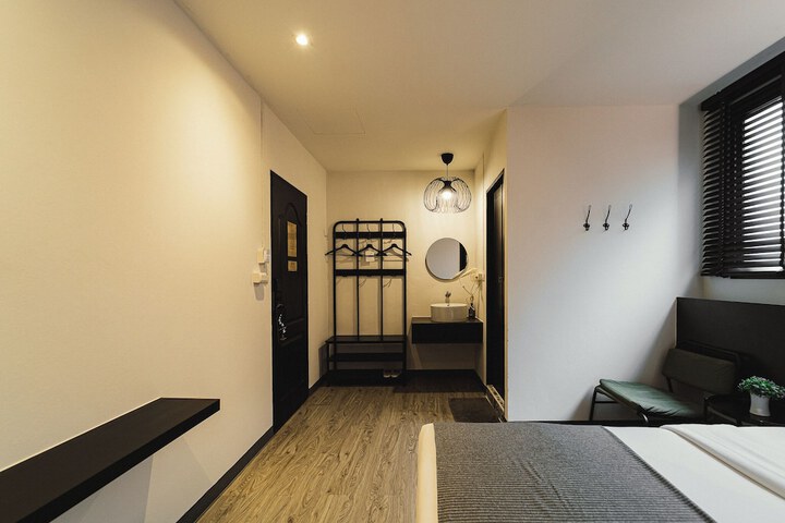 Room 54 of 142