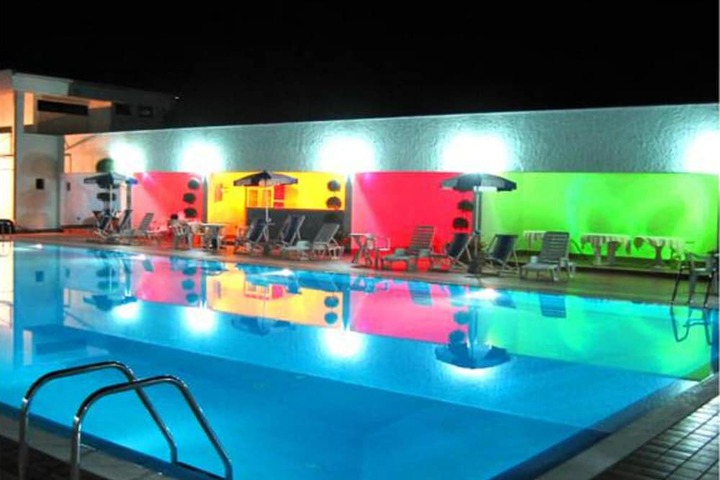 Pool 24 of 52