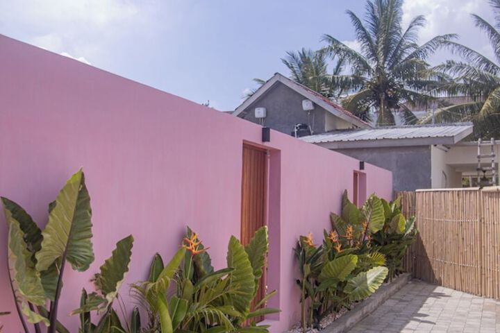 Hotel Exterior 18 of 19