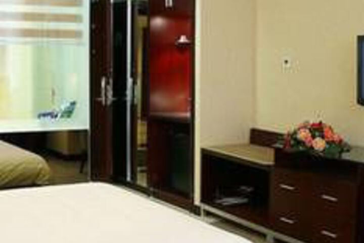 Room 5 of 37