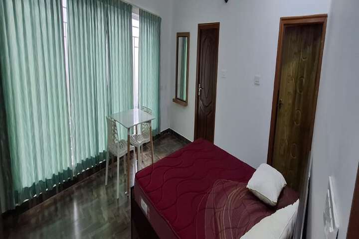 Room 6 of 26