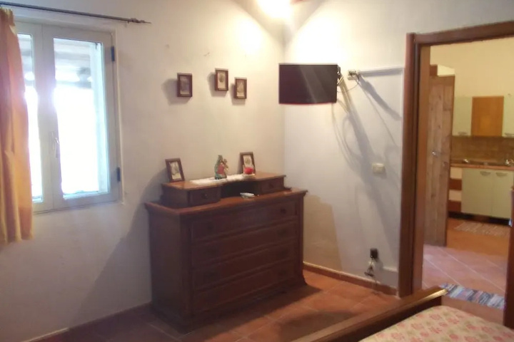 Room 3 of 10