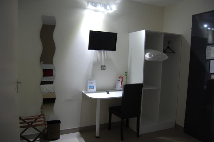 Room 15 of 61