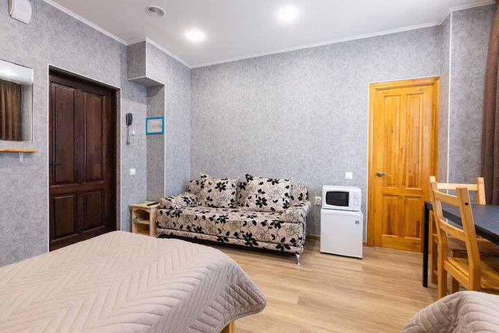 Room 28 of 61