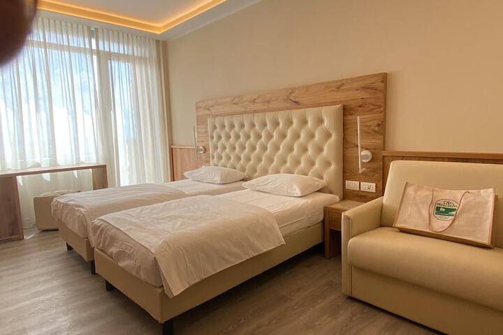 Room 25 of 121