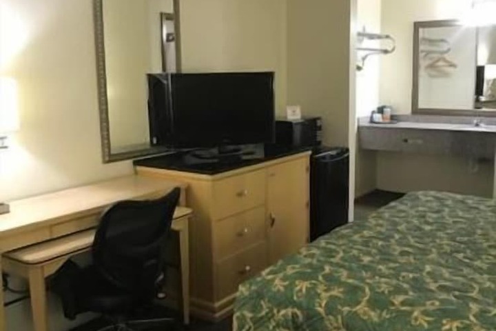 Room 20 of 34