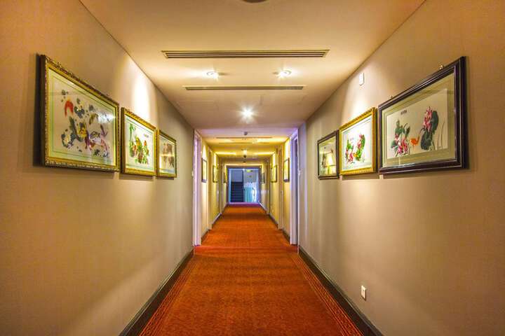 Ballroom/Hall 51 of 59