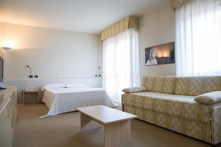 Room 5 of 23