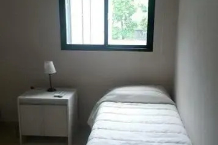 Room 5 of 10