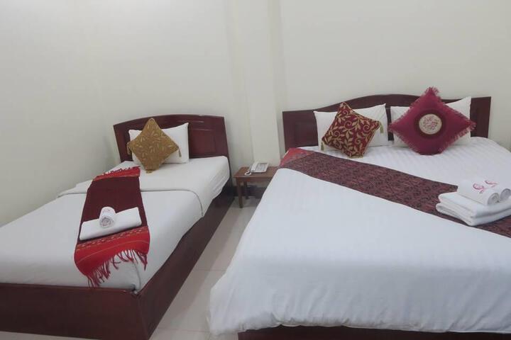 Lattana Phet Amone Chai Hotel