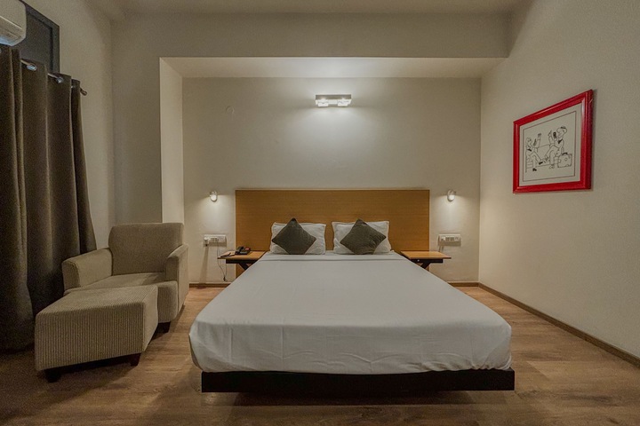 Room 13 of 48