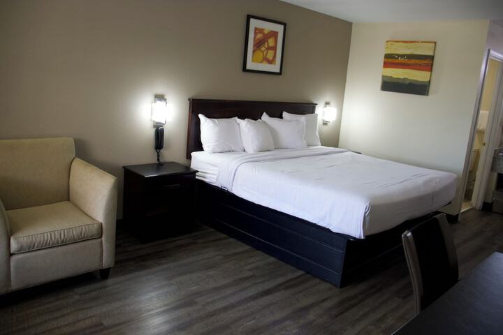 Standard | King Bed (9 of 15)