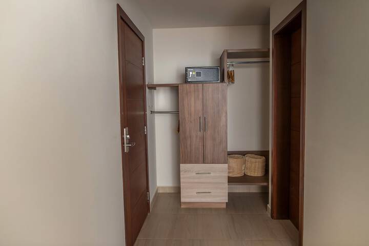 Room 12 of 39