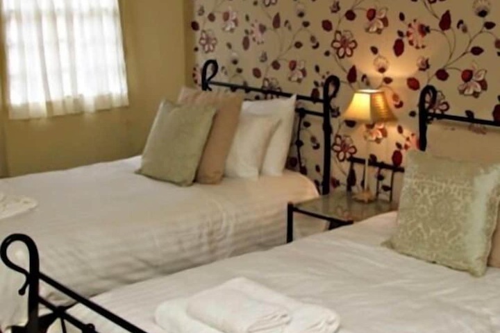 Room 4 of 20