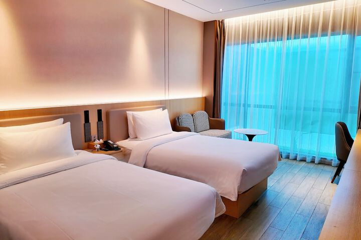 Room 44 of 69