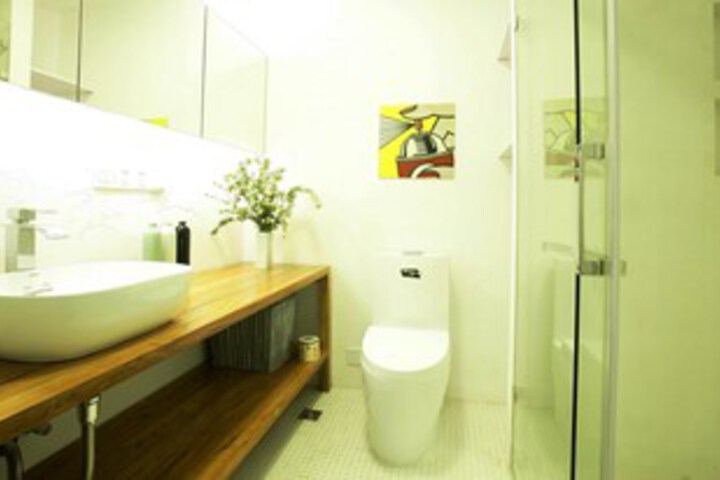 Room 4 of 37
