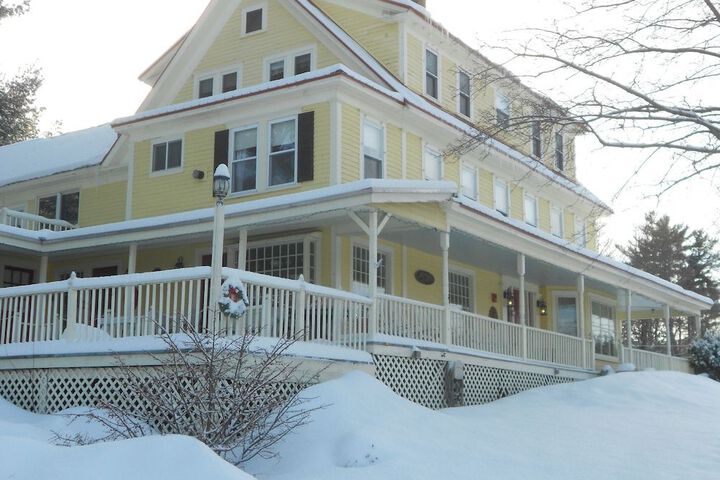 EASTMAN INN