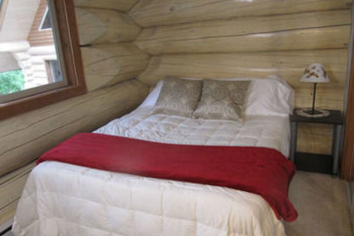 Room 5 of 18