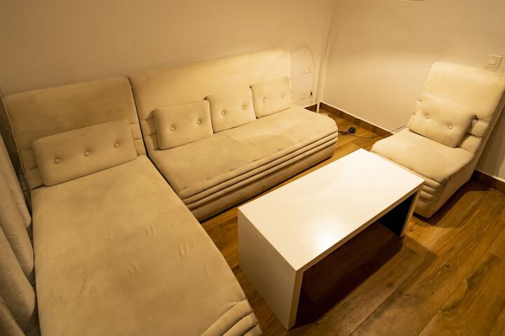 Room 15 of 18