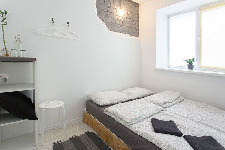 Room 7 of 34