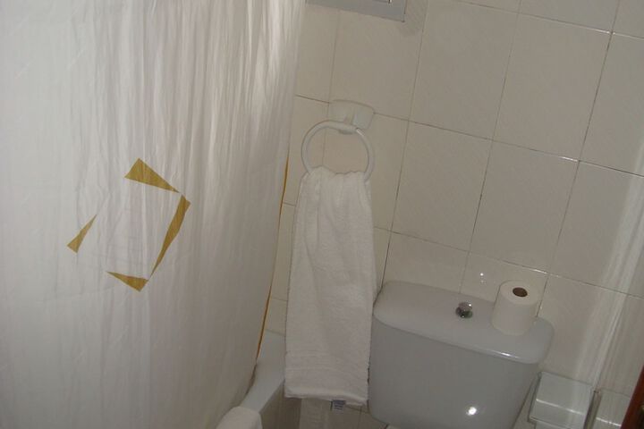 Room 30 of 41