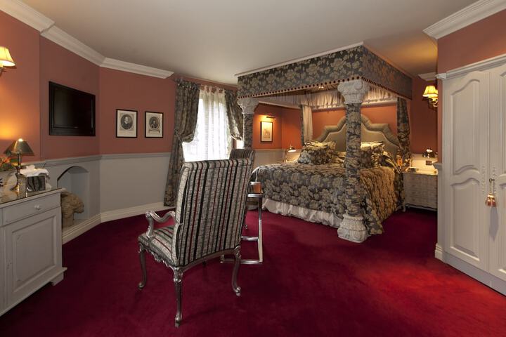 Room 55 of 157