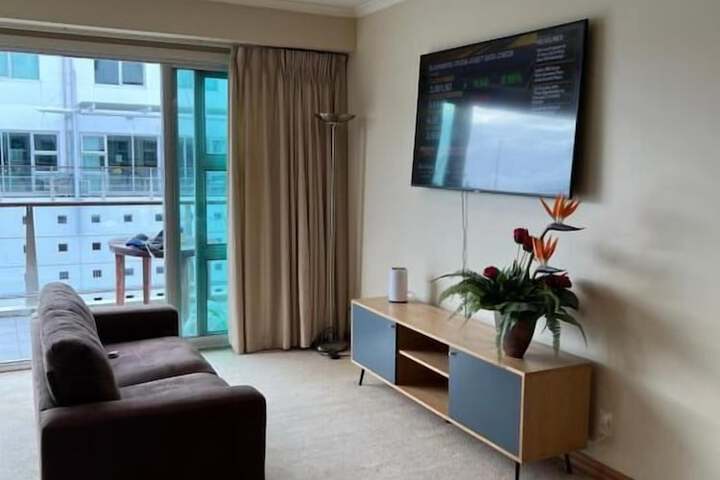 Room 17 of 37
