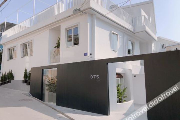Ots Hotel