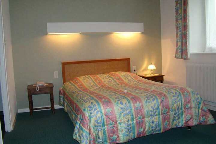 Room 35 of 91