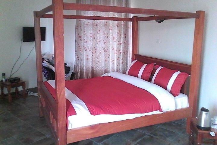 Room 6 of 87