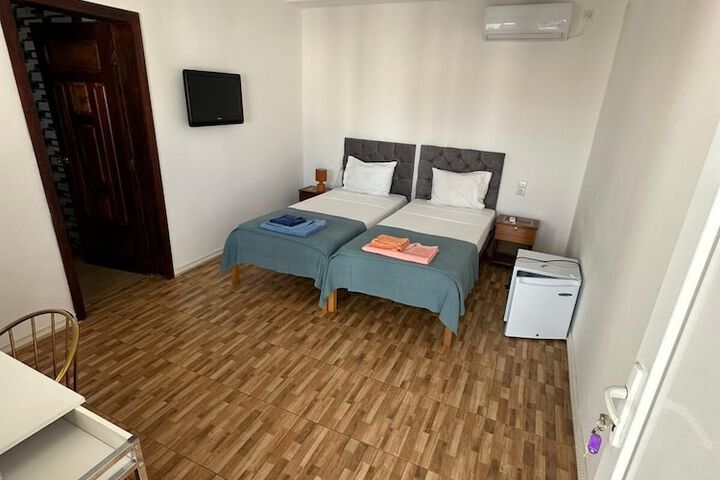 Room 8 of 60