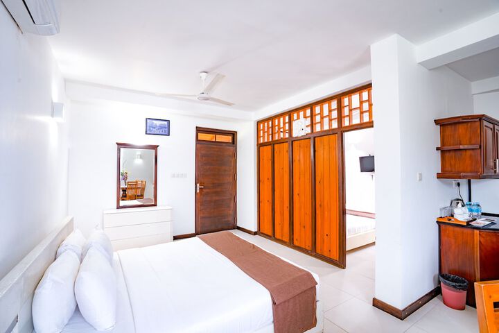 Room 27 of 175