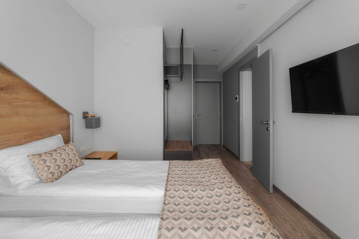 Room 13 of 54