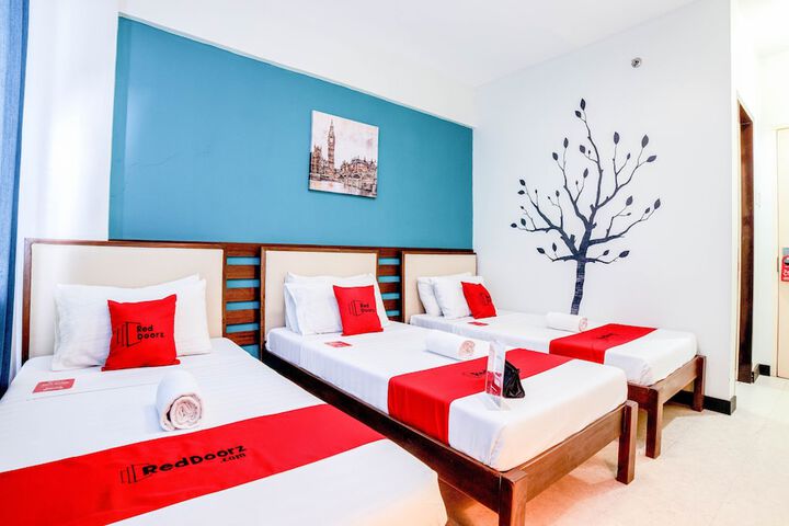 RedDoorz Plus near Rizal Junction