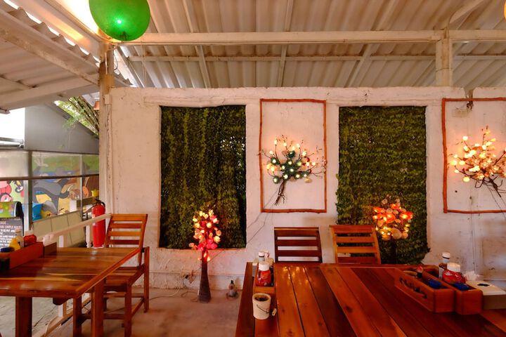 Dining Photos
