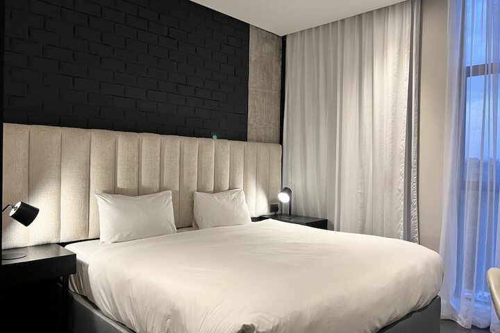 Room 12 of 24