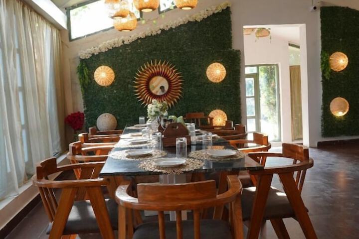 Dining 15 of 22