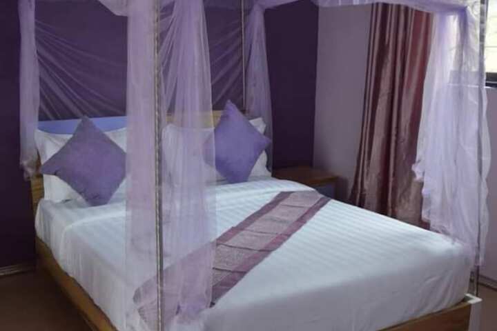 Room 13 of 29