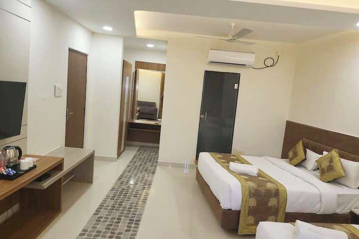 Room 14 of 20