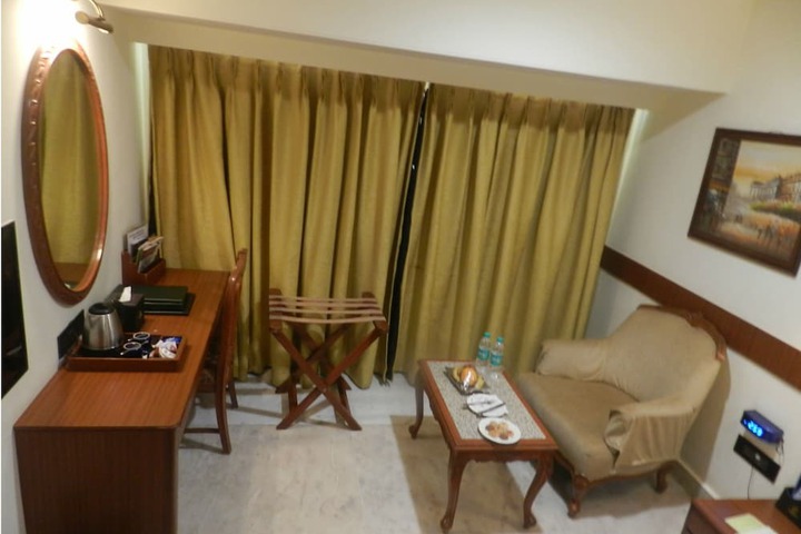 Room 5 of 70
