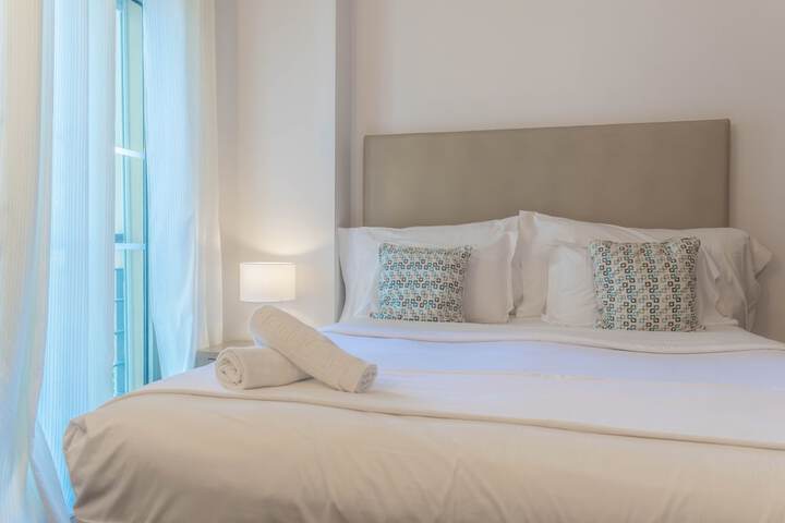 Room 8 of 34
