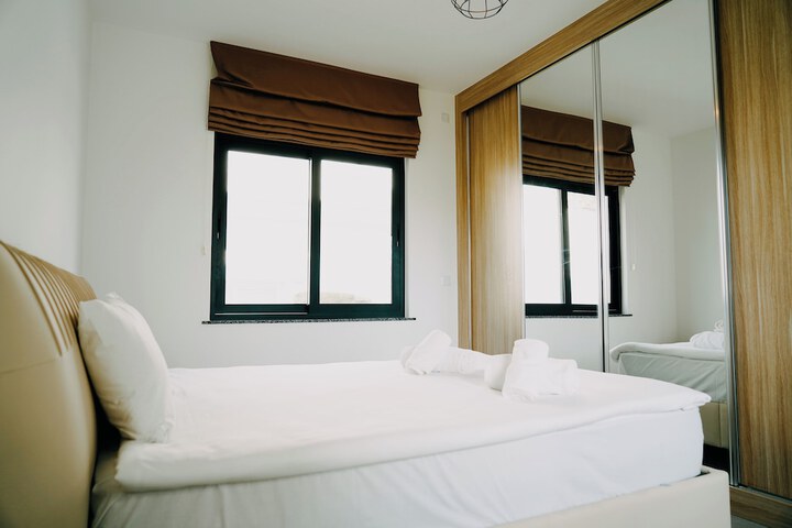 Room 49 of 196