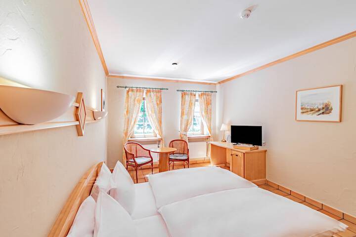Room 34 of 82