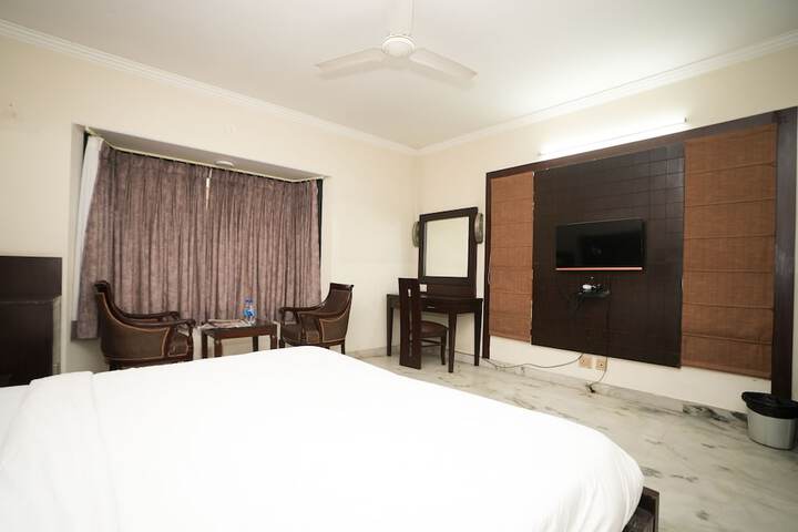 Room 21 of 37