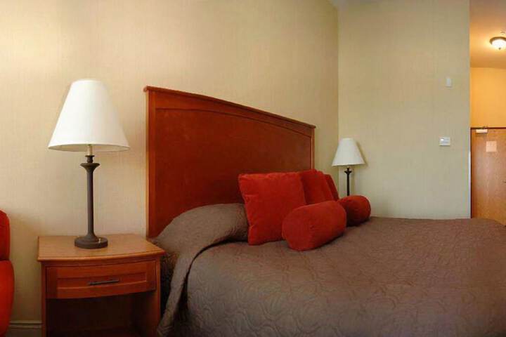 Room 4 of 16