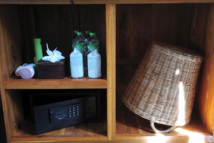 Room 5 of 171