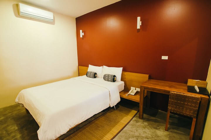 Room 13 of 50