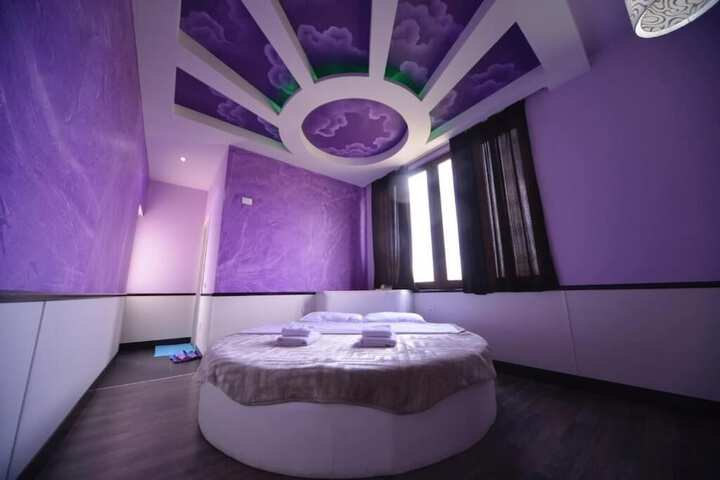Room 16 of 24