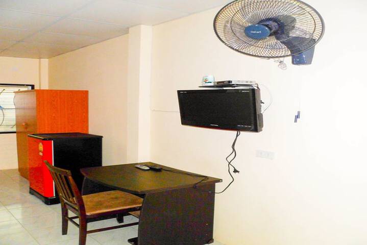 Room 8 of 16